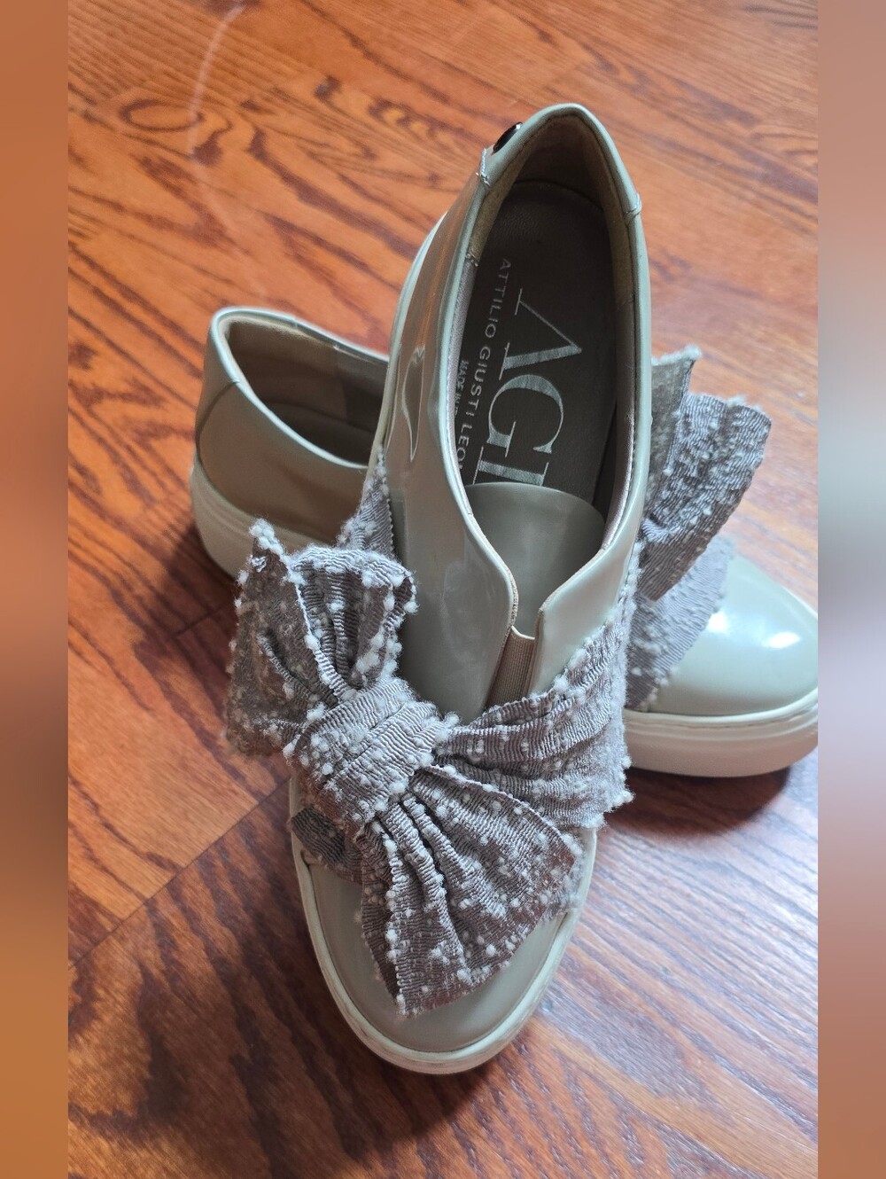 AGL Attilio Giusti Leombruni Gray Patent Leather "Super Bow" Platform Slip-On Sn